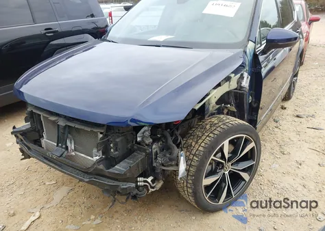 2022 Volkswagen Tiguan 2.0T Sel R-Line z USA, uszkodzony, nr VIN 3VV4B7AX1NM069415